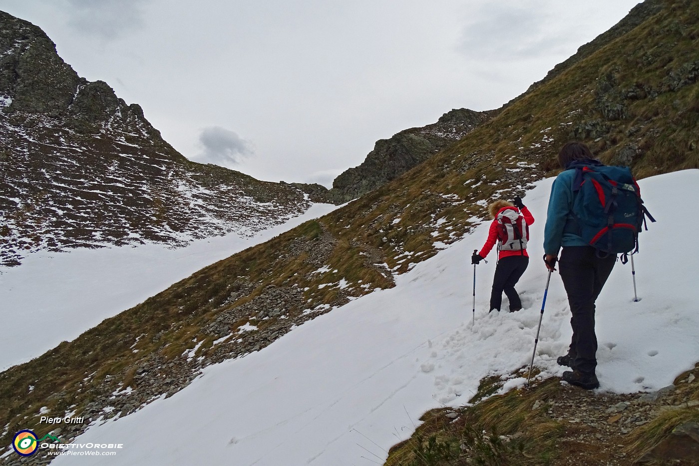 79 Secondo traverso con neve molle e scivolosa...attenzione !.JPG -                                